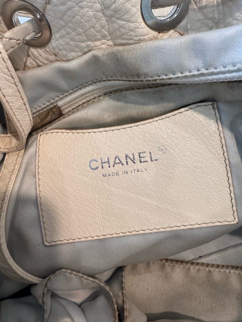 CHANEL Cream Quilted Drawstring Hobo with Charm - Picture 6 of 13